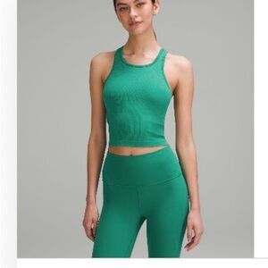 Ebb to Street Cropped Racerback Tank
Top Light Support, B/C Cup